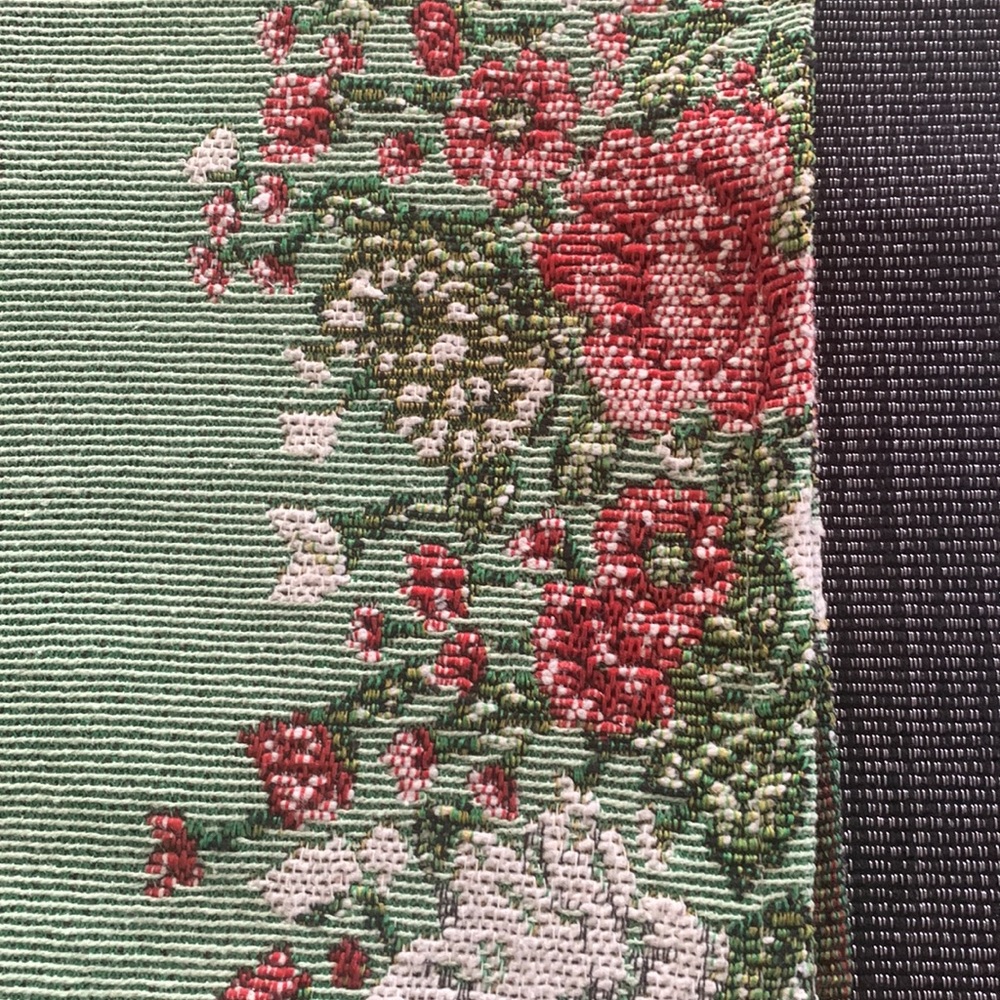 Table runner - Picture 4 of 4